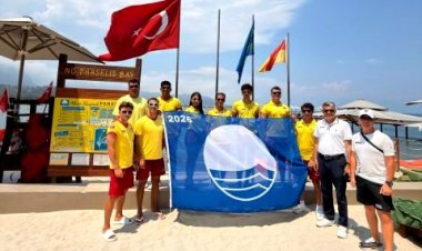 NG PHASELIS BAY’DE MAVİ BAYRAK COŞKUSU: GÜVENLİ VE SÜRDÜRÜLEBİLİR GELECEK İÇİN YENİDEN GÖNDERDE!