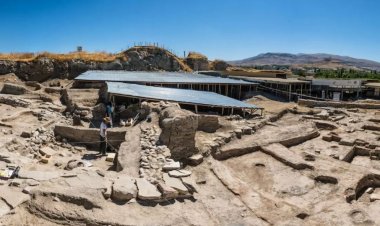 DÜNYA TARİHİNİN KALBİ BURADA ATIYOR: UNESCO TESCİLLİ ARSLANTEPE AÇIK HAVA MÜZESİ ZİYARETÇİ AKININA UĞRUYOR!