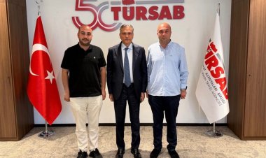 TÜRSAB BAŞKANI FİRUZ BAĞLIKAYA, ELAZIĞLI TURİZMCİLERLE BÖLGE TURİZMİNİN GELECEĞİNİ GÖRÜŞTÜ