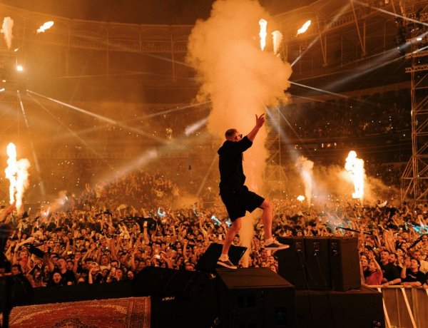 'İSTANBUL' SESLERİ STADYUMU İNLETTİ: MAX KORZH’TAN REKOR GİBİ KONSER