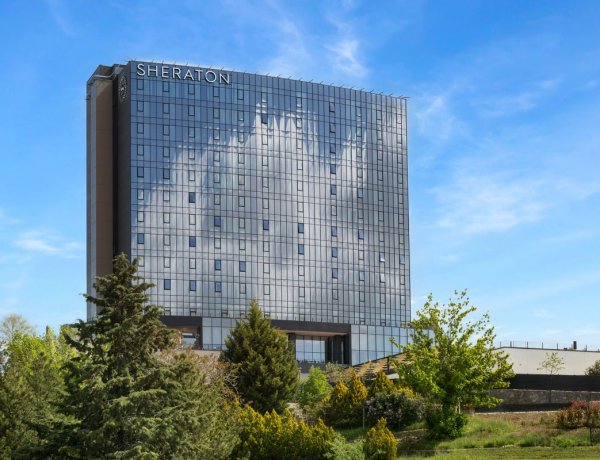 MARKA SEKTÖRE DEĞER KATTI: SHERATON TERMAL LÜKSÜNÜ UŞAK’A TAŞIDI