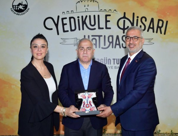 YEDİKULE HİSARI YAŞAYAN KÜLTÜR MERKEZİ OLUYOR: BAŞKAN TURAN VE TÜRSAB’DAN ORTAK VİZYON ADIMI!