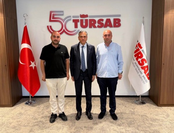 TÜRSAB BAŞKANI FİRUZ BAĞLIKAYA, ELAZIĞLI TURİZMCİLERLE BÖLGE TURİZMİNİN GELECEĞİNİ GÖRÜŞTÜ