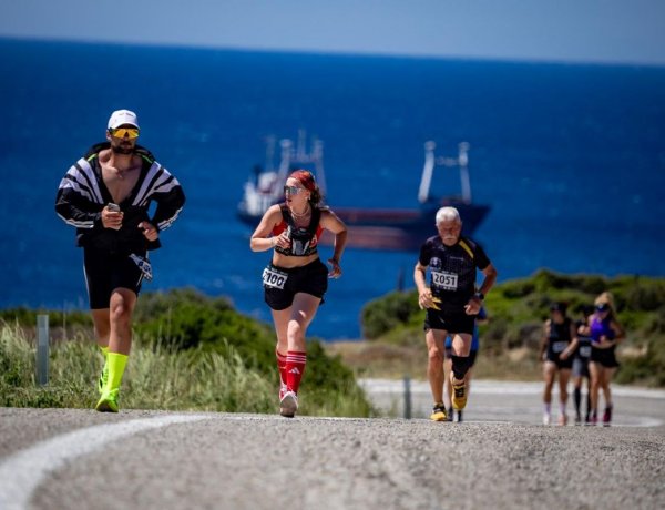 ULUSLARARASI BOZCAADA YARI MARATONU 1300 SPORCUNUN KATILIMIYLA GERÇEKLEŞTİ