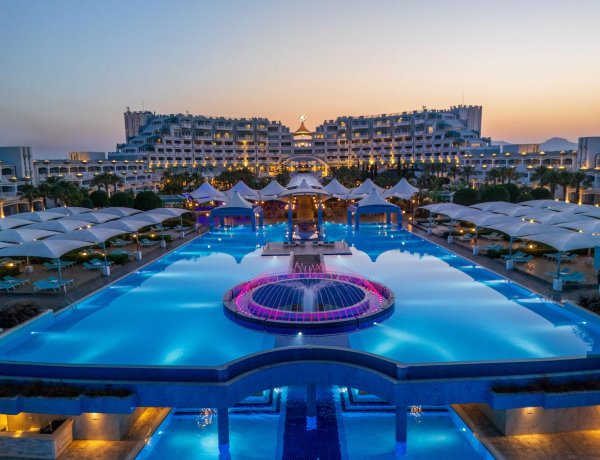 LİMAK CYPRUS DELUXE HOTEL, KUZEY KIBRIS'TA AİLE TATİLİNİN AYRICALIKLI ADRESİ