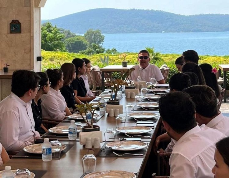 LA BLANCHE ISLAND BODRUM’DA BAŞARI, HAMBURGER PARTİSİ VE SERTİFİKALARLA KUTLANDI!