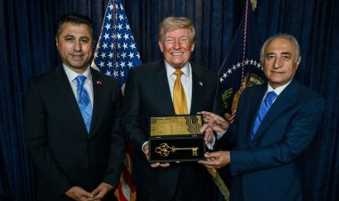 ABD BAŞKANI DONALD TRUMP’A "MÜKEMMELLİĞİN ANAHTARI" TAKDİM EDİLDİ