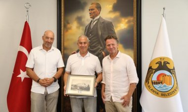 ALANYA BELEDİYE BAŞKANI OSMAN TARIK ÖZÇELİK, DERTOUR GROUP YETKİLİLERİYLE BİR ARAYA GELDİ