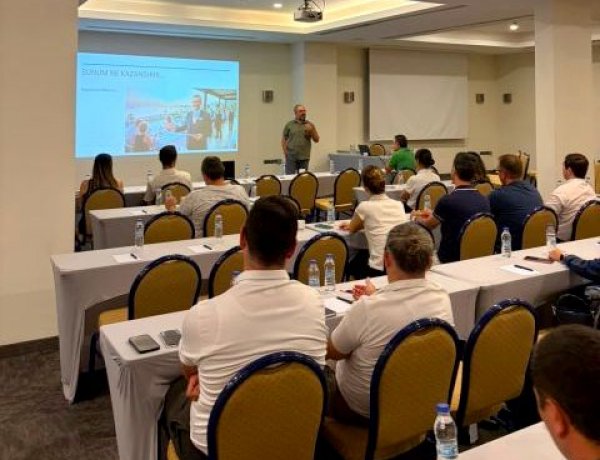 PINE BAY HOTELS & RESORTS’TA 'MİSAFİR DENEYİMLERİ ELÇİLERİ' EĞİTİMİYLE GELİŞİM SEFERBERLİĞİ
