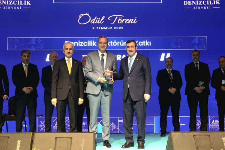 TAMER KIRAN’A 'DENİZCİLİK SEKTÖRÜNE KATKI' ÖDÜLÜ
