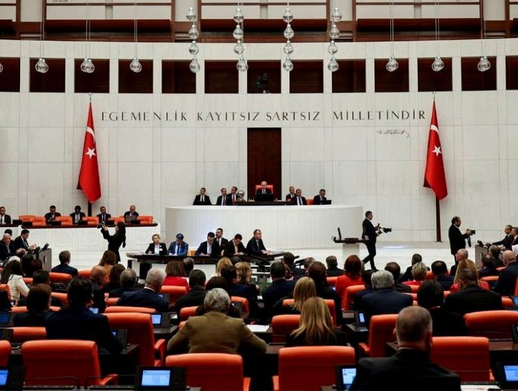 TBMM'DE TURİZM KENTLERİNİN NÜFUS YÜKÜ TARTIŞMASI: ARAŞTIRMA ÖNERGESİ REDDEDİLDİ