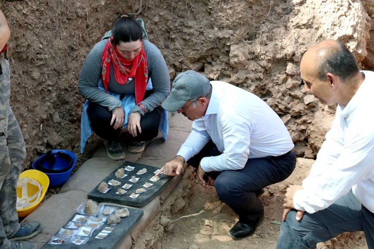 ÇANAKKALE’NİN BİNLERCE YILLIK SIRRI AYDINLANIYOR: VALİ TORAMAN İNKAYA MAĞARASI’NI İNCELEDİ
