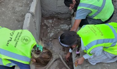 ASPENDOS'TA TARİHİ KEŞİF: KLASİK DÖNEM GÜREŞÇİ MEZARI GÜN YÜZÜNE ÇIKARILDI