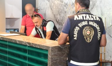 ANTALYA’DA GÜNÜBİRLİK KONAKLAMA YERLERİ VE ARAÇ KİRALAMA FİRMALARI DENETLENDİ