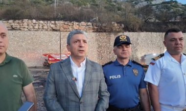 ANTALYA SARIŞU MEVKİİNDE KORKUTAN YANGIN: 20'DEN FAZLA TEKNE ALEVLERE TESLİM OLDU