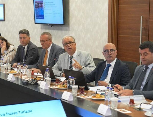 KAPADOKYA ÜNİVERSİTESİ'NDEN UŞAK İLİ TURİZM MASTER PLANI'NA KÜLTÜR VE TURİZM BAKANI ERSOY'A SUNUM
