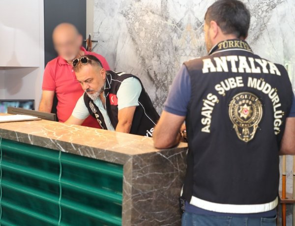 ANTALYA’DA GÜNÜBİRLİK KONAKLAMA YERLERİ VE ARAÇ KİRALAMA FİRMALARI DENETLENDİ
