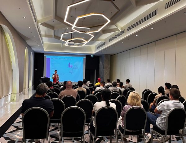 DOUBLETREE BY HILTON ANTALYA KEMER’DE 'MADDE BAĞIMLILIĞI İLE MÜCADELE VE FARKINDALIK EĞİTİMİ' DÜZENLENDİ