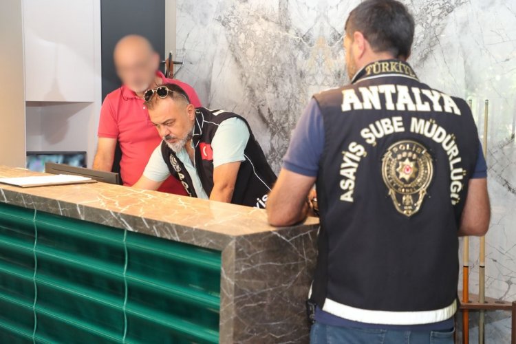 ANTALYA’DA GÜNÜBİRLİK KONAKLAMA YERLERİ VE ARAÇ KİRALAMA FİRMALARI DENETLENDİ