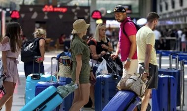İNGİLTERE PAZARINDA İKİ YÖNLÜ HAREKET: SON DAKİKA GÜÇLÜ, 2027 ERKEN REZERVASYONLARI BAŞLADI
