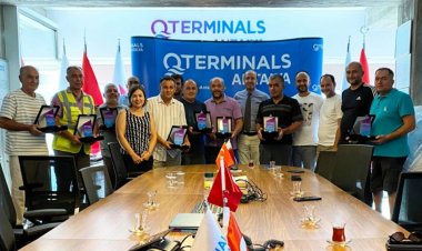 QTERMINALS ANTALYA’DA KIDEMLİ PERSONEL İÇİN PLAKET TÖRENİ DÜZENLENDİ