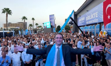 BERKAY BAHAR’DAN GÖRKEMLİ AÇILIŞ: BİNLER MAVİDE BULUŞTU