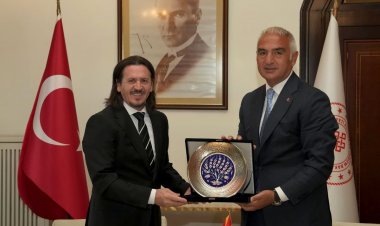 TÜRKİYE-KUZEY MAKEDONYA BULUŞMASI! İKİ ÜLKE ARASINDAKİ GELECEK DÖNEM İŞ BİRLİĞİ ELE ALINDI
