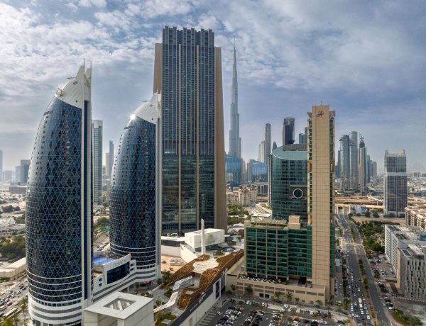 DUBAİ ESKİ GÜNLERİNİ ARIYOR