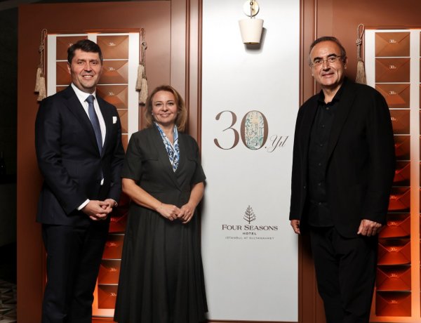 FOUR SEASONS HOTEL SULTANAHMET’TE 30. YIL: SUNAY AKIN’LA İSTANBUL’UN HAFIZASINA YOLCULUK