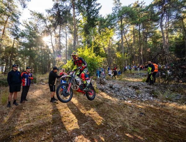 ŞAMPİYONLUK MÜCADELESİ 'SEA TO SKY' İLE KEMER’E TAŞINIYOR