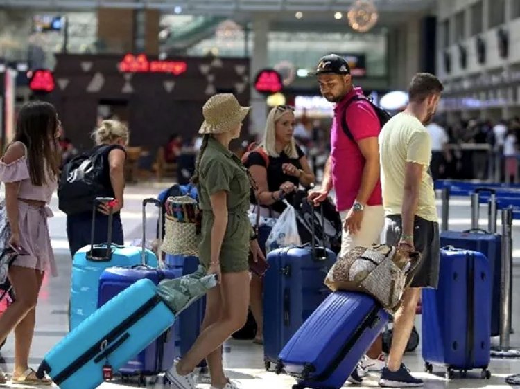 İNGİLTERE PAZARINDA İKİ YÖNLÜ HAREKET: SON DAKİKA GÜÇLÜ, 2027 ERKEN REZERVASYONLARI BAŞLADI