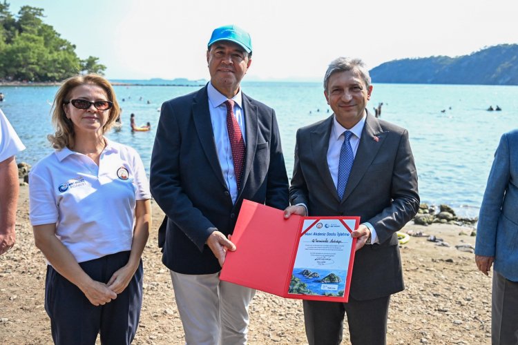 ANTALYA’DA DENİZ BARİYERLERİ VE ÇÖP KAPARLAR HAYATA GEÇİRİLİYOR