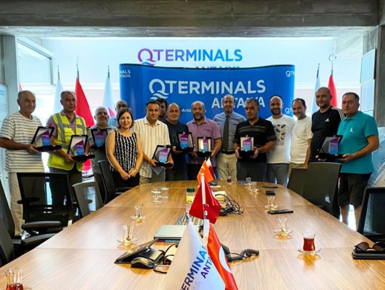 QTERMINALS ANTALYA’DA KIDEMLİ PERSONEL İÇİN PLAKET TÖRENİ DÜZENLENDİ
