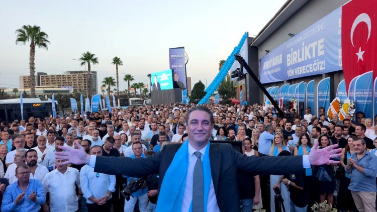 BERKAY BAHAR’DAN GÖRKEMLİ AÇILIŞ: BİNLER MAVİDE BULUŞTU