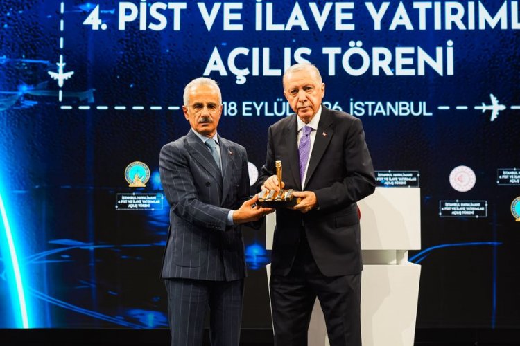 İGA İSTANBUL HAVALİMANI 4. ANA PİSTİ HİZMETE AÇTI