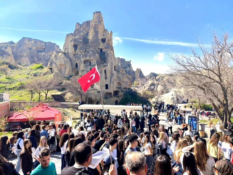 MÜZE VE ÖRENYERLERİNDE TARİHİ REKOR: 34,8 MİLYON ZİYARETÇİ VE 7,3 MİLYAR TL GELİR