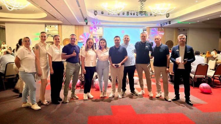 AKRA KEMER’DE EMEK VE SADAKAT ÖDÜLLENDİRİLDİ: KIDEM ÖDÜLLERİ SAHİPLERİNİ BULDU