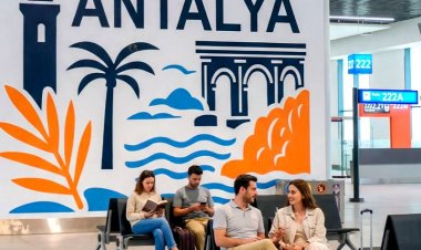 ANTALYA HAVALİMANI’NDA ŞEHRİN RUHUNU YANSITAN ÖZEL KARŞILAMA