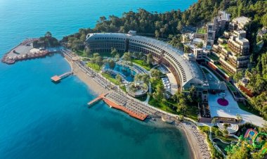 NG PHASELİS BAY DÜNYACA ÜNLÜ CONDÉ NAST JOHANSENS KOLEKSİYONUNA DÂHİL OLDU