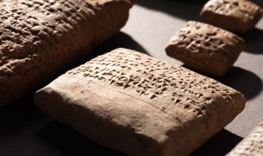 KAYALIPINAR’DA TARİHİ KEŞİF! KRALİYET ARŞİVİ 184 TABLET VE PARÇAYA ULAŞTI
