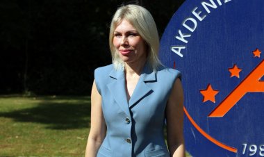 REKTÖR ÖZKAN’DAN SU KRİZİ UYARISI: ‘BİR TURİST GÜNDE BİR TON SU HARCIYOR!’