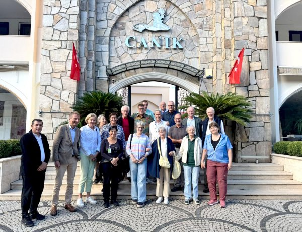 MURAT CANİK’İN EV SAHİPLİĞİNDE KEMER’DE ULUSLARARASI KÜLTÜR ÇIKARMASI