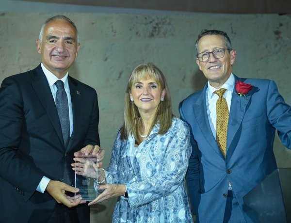 WTTC GLOBAL CHAMPION AWARD FOR OUTSTANDING LEADERSHIP IN TRAVEL & TOURISM ÖDÜLÜ TÜRKİYE’NİN