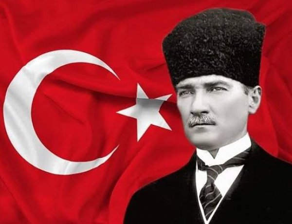 CUMHURİYET, BİR MİLLETİN YENİDEN DOĞUŞUDUR!