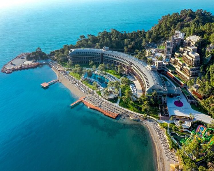 NG PHASELİS BAY DÜNYACA ÜNLÜ CONDÉ NAST JOHANSENS KOLEKSİYONUNA DÂHİL OLDU
