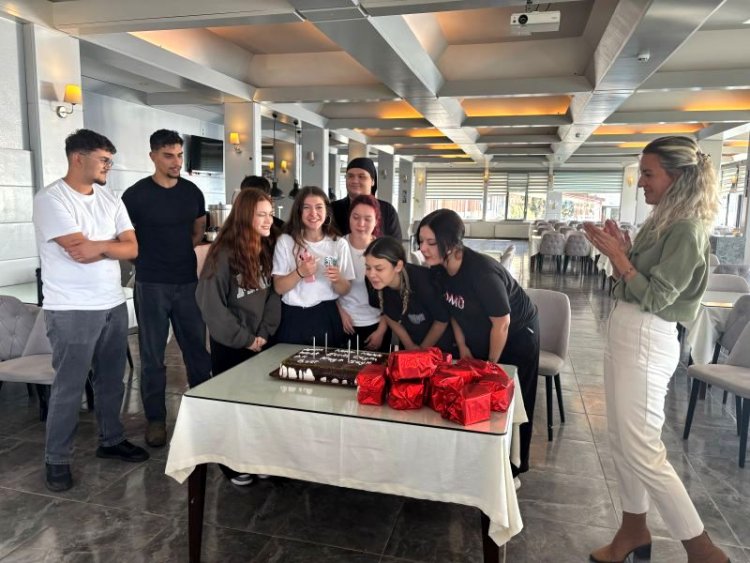 ÇOMÜ DARDANOS HOTEL’DE STAJYER ÖĞRENCİLERE ANLAMLI VEDA